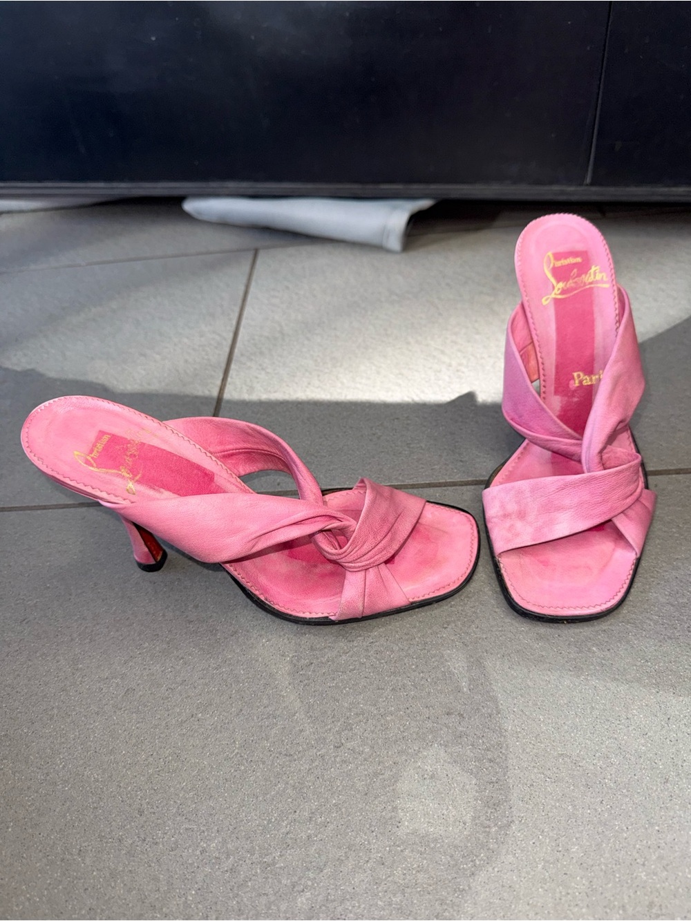 Vintage Christian Louboutin Pink Leather Square Toe Twisted Knot Mules 35.5/5.5